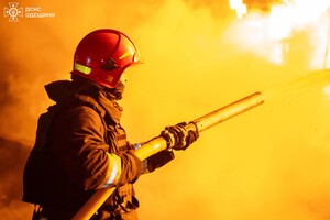 Ночной удар по Одессе: часть города без света, есть повреждение дома фото 7