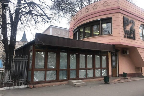 Склад замість літнього майданчика на Канатній: в Одесі демонтували нахаббуд фото