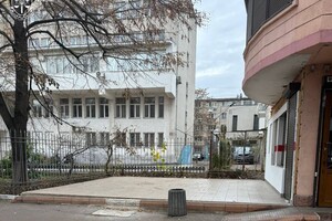 Склад вместо летней площадки на Канатной: в Одессе демонтировали нахалстрой фото 2