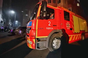 Вечерний обстрел Одессы: под ударом оказались жилые дома фото 1