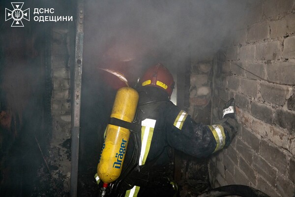 В Одесі горіла багатоповерхівка: декілька мешканців загинули фото 6