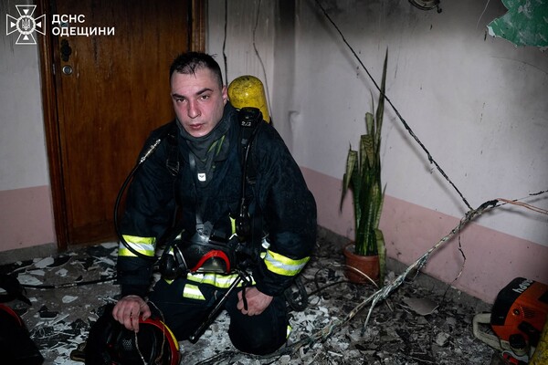 В Одесі горіла багатоповерхівка: декілька мешканців загинули фото 12