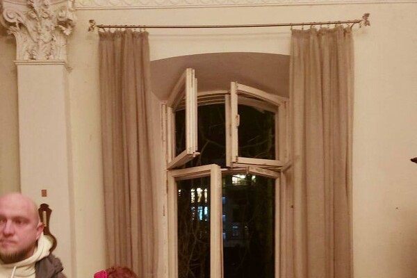 В Одессе БпЛА упал на дом: вспыхнул пожар (обновлено) фото