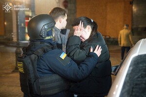 Пожар в доме и повреждение лицея: последствия вечернего обстрела Одессы (обновлено) фото 1