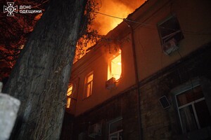 Пожар в доме и повреждение лицея: последствия вечернего обстрела Одессы (обновлено) фото 8