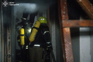 Пожар в доме и повреждение лицея: последствия вечернего обстрела Одессы (обновлено) фото 9