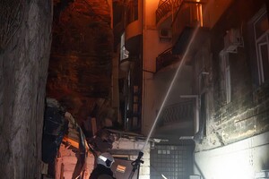 Пожар в доме и повреждение лицея: последствия вечернего обстрела Одессы (обновлено) фото 10