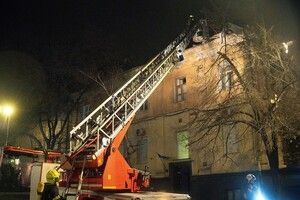 Пожар в доме и повреждение лицея: последствия вечернего обстрела Одессы (обновлено) фото 12