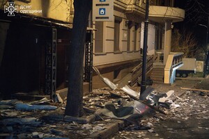 Пожар в доме и повреждение лицея: последствия вечернего обстрела Одессы (обновлено) фото 13