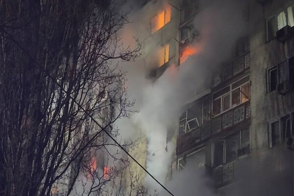 В Одессе БпЛА попали в многоэтажки: среди пострадавших дети, в том числе младенец фото 4