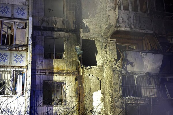 В Одессе БпЛА попали в многоэтажки: среди пострадавших дети, в том числе младенец фото 10