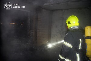 В Одессе горели балкон и квартира: пострадал мужчина фото 2