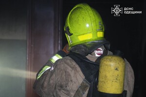 В Одессе горели балкон и квартира: пострадал мужчина фото 6