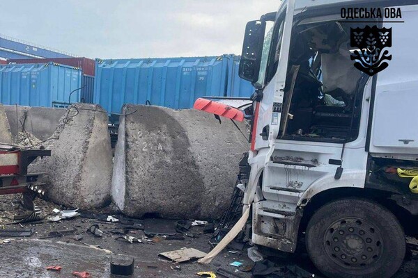 РФ нанесла удар по портам Одесчины: есть жертва и пострадавшие (обновлено) фото 5