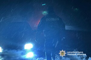 На Одещині водії потрапили у снігову пастку: на допомогу прийшли поліція та ДСНС фото 1