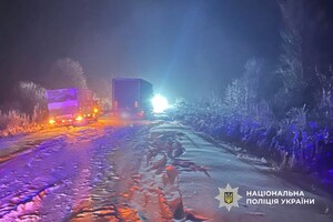 На Одещині водії потрапили у снігову пастку: на допомогу прийшли поліція та ДСНС фото 5