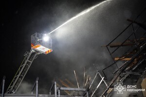 РФ завдала удару по багатоповерхівці в Одеському районі: постраждав чоловік фото 12