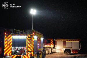 РФ завдала удару по багатоповерхівці в Одеському районі: постраждав чоловік фото 13