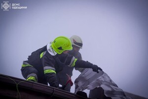 Обстрел Одесчины на рассвете: под ударом оказалась многоэтажка фото