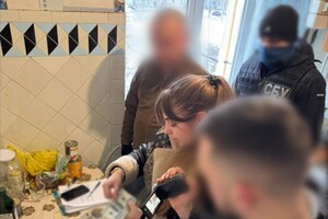 Служба в тылу за четыре тысячи долларов: в Одессе разоблачили коррупционную схему в воинской части фото 3