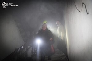 В центре Одессы горела квартира: пострадала женщина, среди спасенных ребенок фото