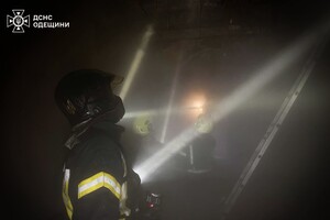 В центре Одессы горела квартира: пострадала женщина, среди спасенных ребенок фото 6