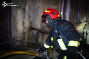 В центре Одессы горела квартира: пострадала женщина, среди спасенных ребенок фото 8
