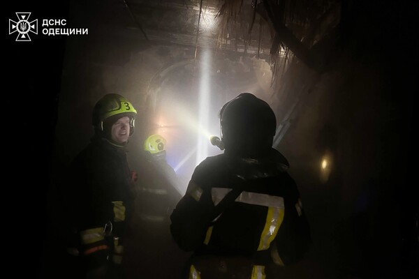 В центре Одессы горела квартира: пострадала женщина, среди спасенных ребенок фото 9