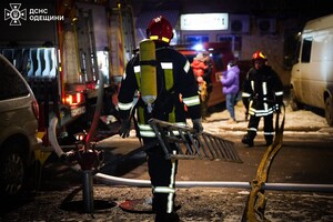 В центре Одессы горела квартира: пострадала женщина, среди спасенных ребенок фото 13