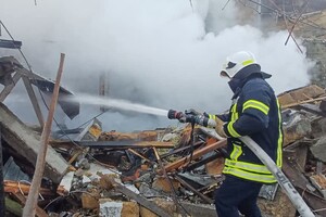 РФ ударила по житловому сектору на Одещині: є поранений і руйнування фото 4