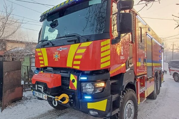 РФ ударила по житловому сектору на Одещині: є поранений і руйнування фото 5