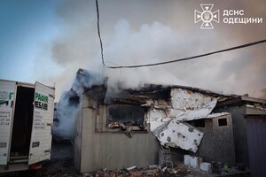 РФ ударила по житловому сектору на Одещині: є поранений і руйнування фото 8