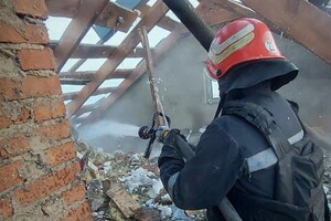 РФ ударила по житловому сектору на Одещині: є поранений і руйнування фото 11