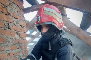 РФ ударила по житловому сектору на Одещині: є поранений і руйнування фото 13