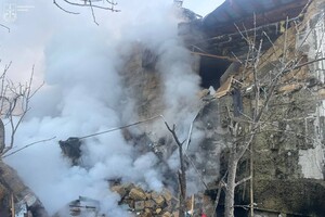 РФ ударила по житловому сектору на Одещині: є поранений і руйнування фото 14