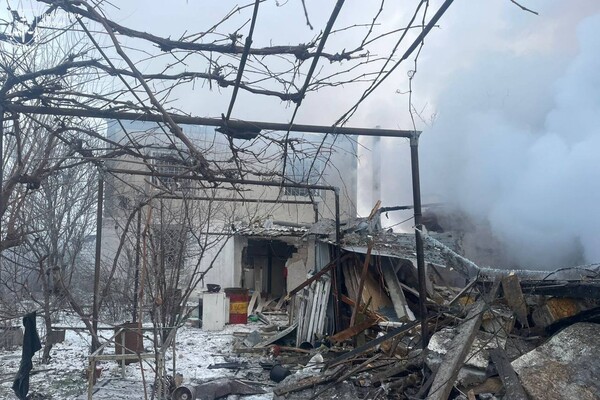 РФ ударила по житловому сектору на Одещині: є поранений і руйнування фото 17