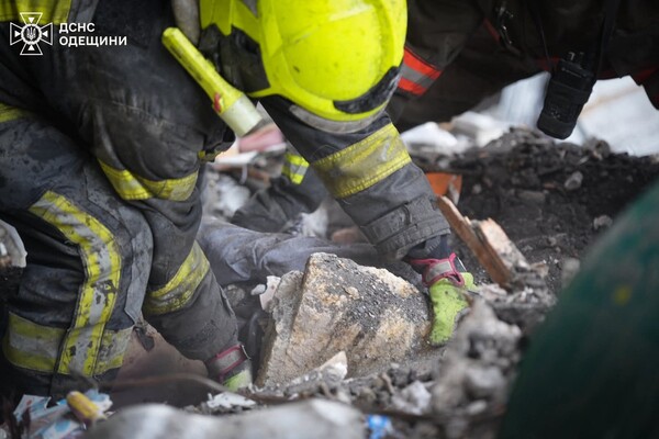 В Одессе возросло количество жертв ночной атаки: подробности от спасателей (обновлено) фото
