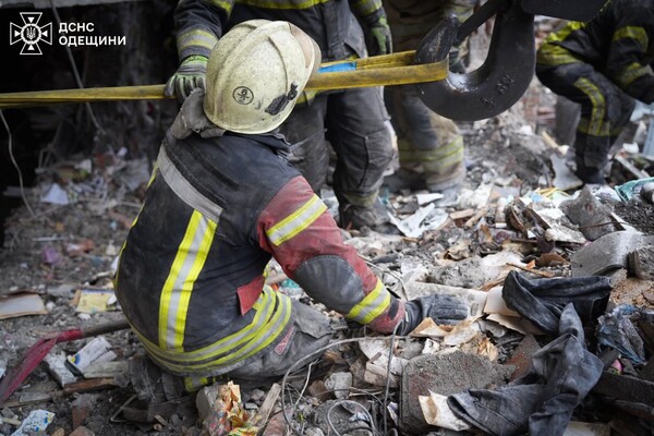 В Одессе возросло количество жертв ночной атаки: подробности от спасателей (обновлено) фото 3