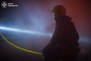 Нічний обстріл Одеси: зазнали пошкоджень будинки, травмувалися люди фото 5