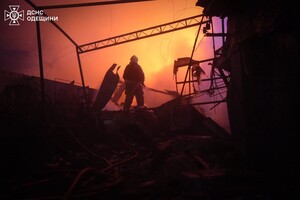 Нічний обстріл Одеси: зазнали пошкоджень будинки, травмувалися люди фото 12