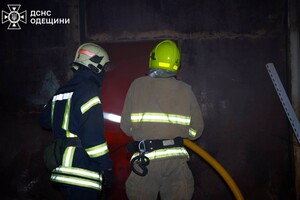 В Одесском районе горел склад: огонь охватил большую площадь фото 3