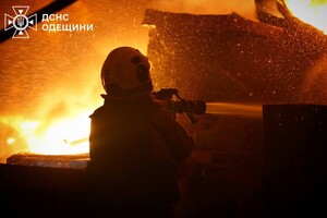 Ночной обстрел Одессы: под ударом оказался промышленный объект фото 10