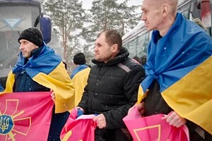 Снова дома: из российского плена вернулись шесть защитников Украины из Одесчины фото