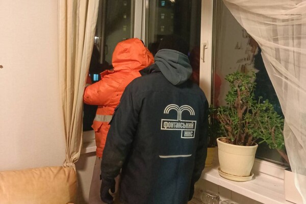 Масований дроновий обстріл Одеси: під ударом опинилися житлові будинки (оновлено) фото 19