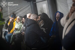 Одессу атаковали ударные БпЛА: под обстрелом оказался объект инфраструктуры, есть постраждавший (обновлено) фото 12