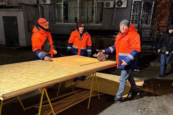 Одессу атаковали ударные БпЛА: под обстрелом оказался объект инфраструктуры, есть постраждавший (обновлено) фото 24