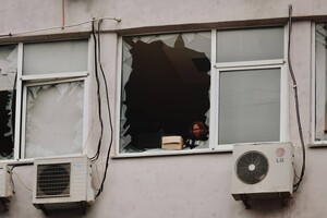 Одессу атаковали ударные БпЛА: под обстрелом оказался объект инфраструктуры, есть постраждавший (обновлено) фото 26