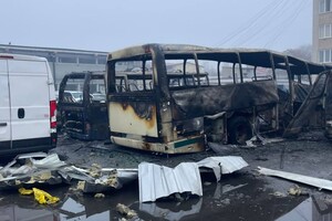Вечірня атака БпЛА на Одесу: є влучання в житлову багатоповерхівку, постраждали люди (оновлено) фото 17