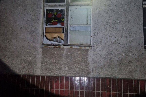 Вечірня атака БпЛА на Одесу: є влучання в житлову багатоповерхівку, постраждали люди (оновлено) фото 19