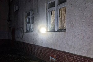 Вечірня атака БпЛА на Одесу: є влучання в житлову багатоповерхівку, постраждали люди (оновлено) фото 23